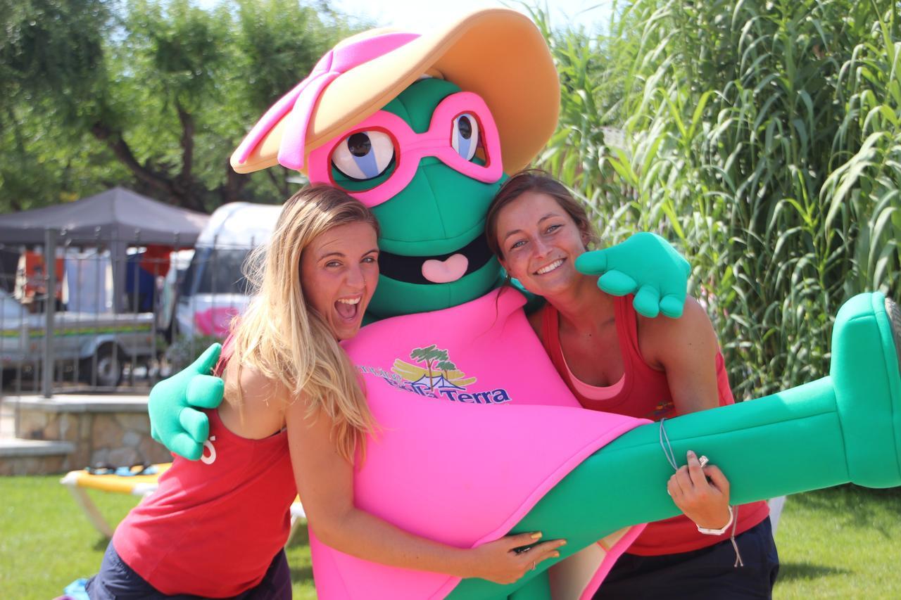 Camping Bella Terra Blanes Buitenkant foto